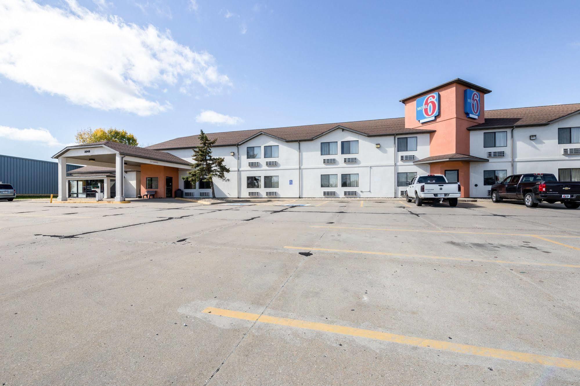 Motel 6-Waterloo, Ia エクステリア 写真
