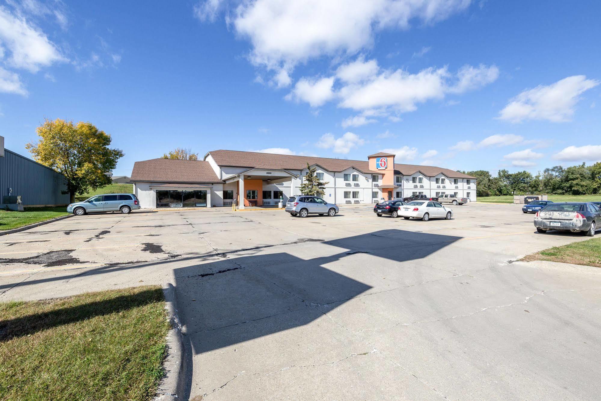 Motel 6-Waterloo, Ia エクステリア 写真