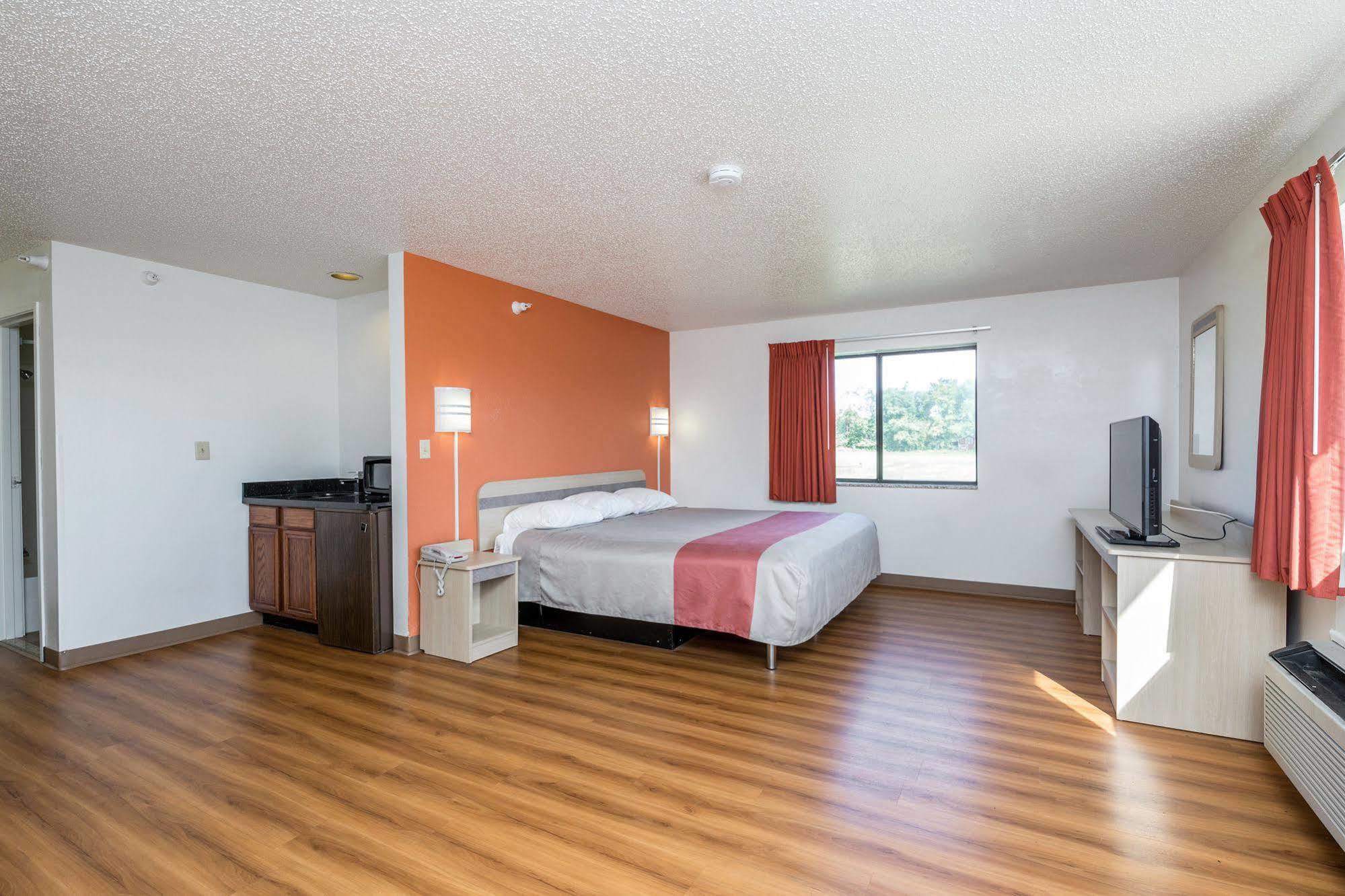 Motel 6-Waterloo, Ia エクステリア 写真