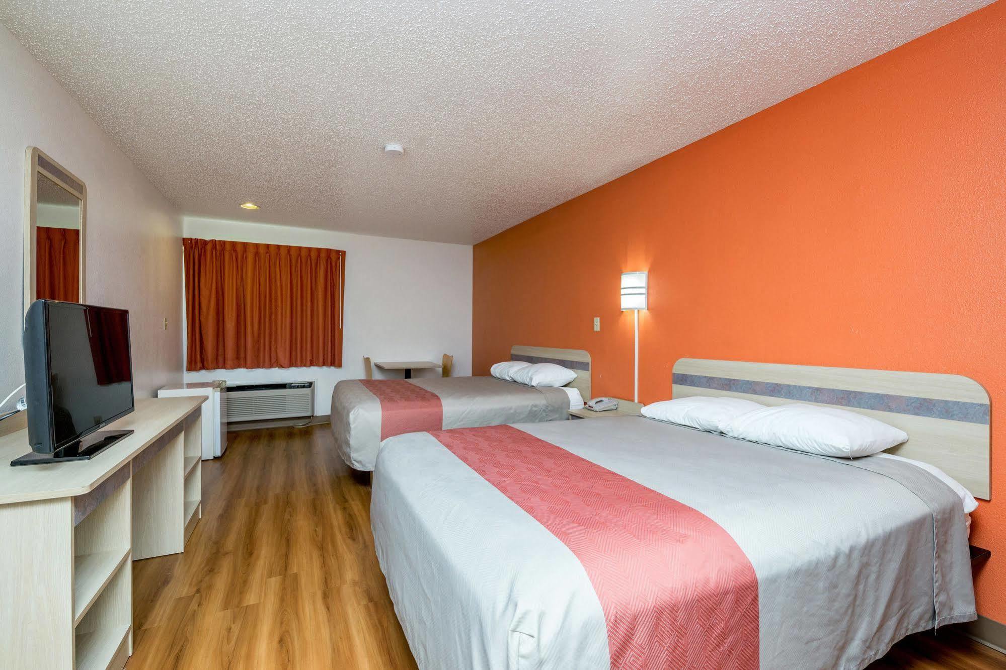 Motel 6-Waterloo, Ia エクステリア 写真