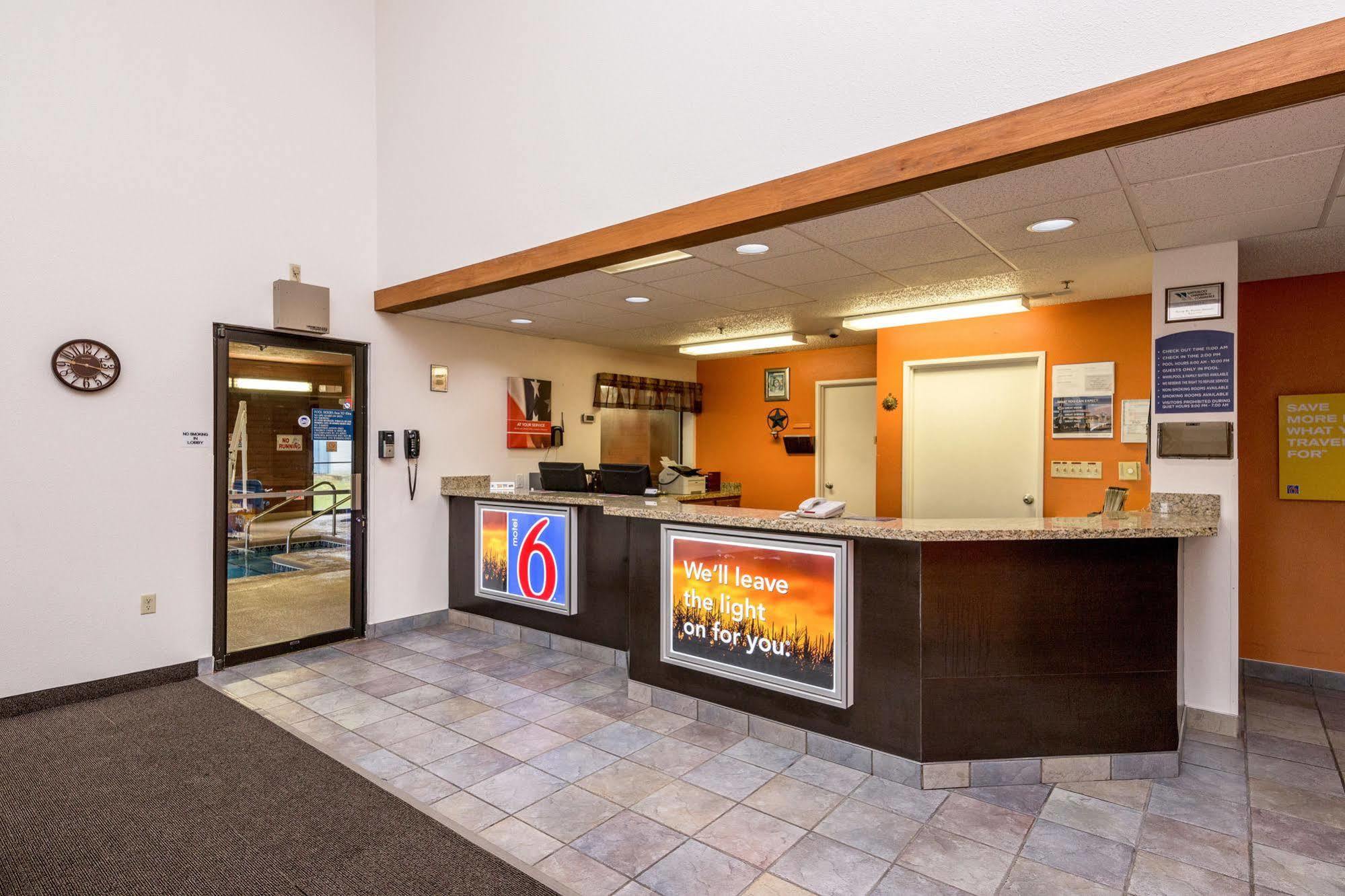Motel 6-Waterloo, Ia エクステリア 写真