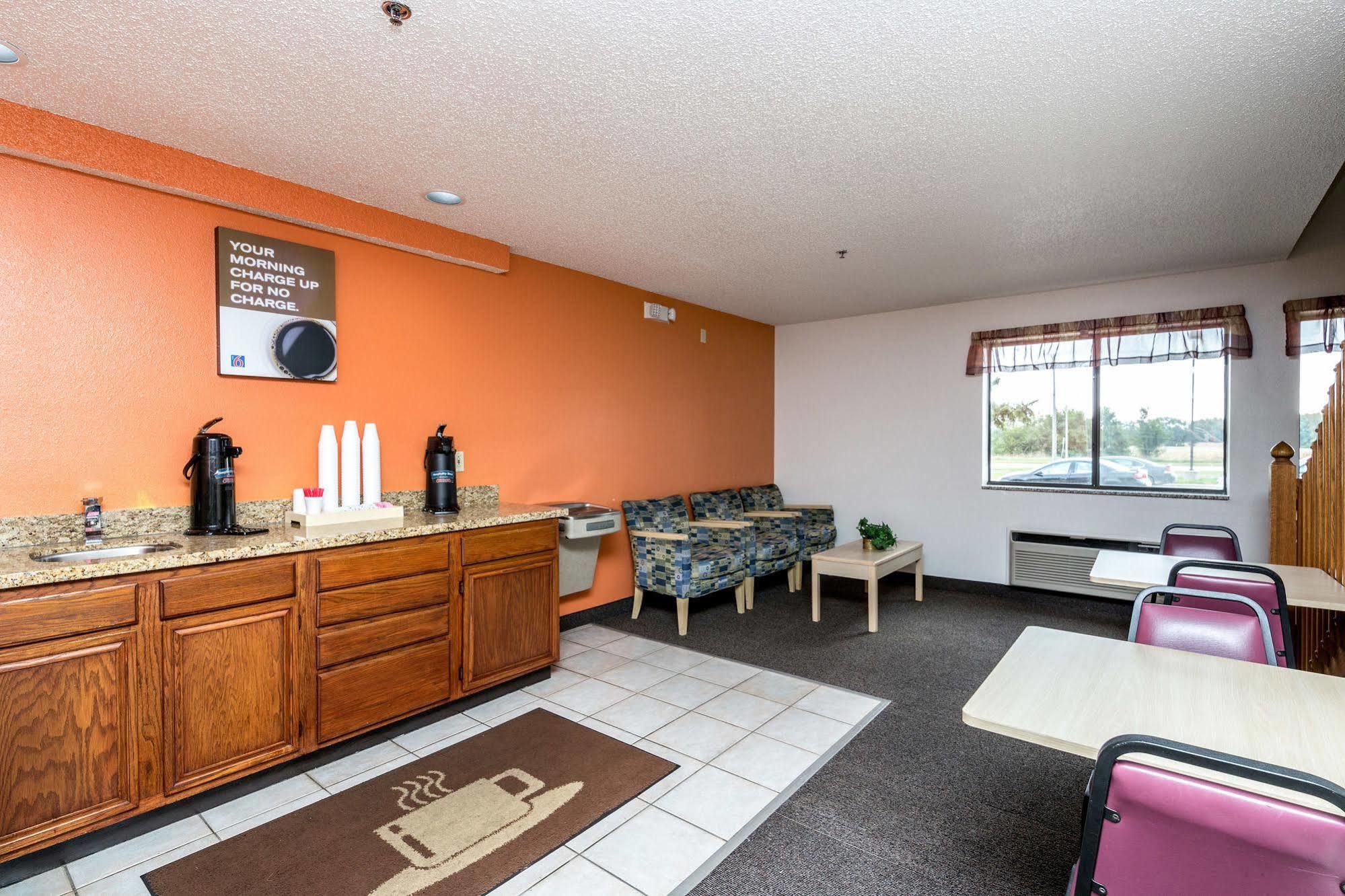 Motel 6-Waterloo, Ia エクステリア 写真