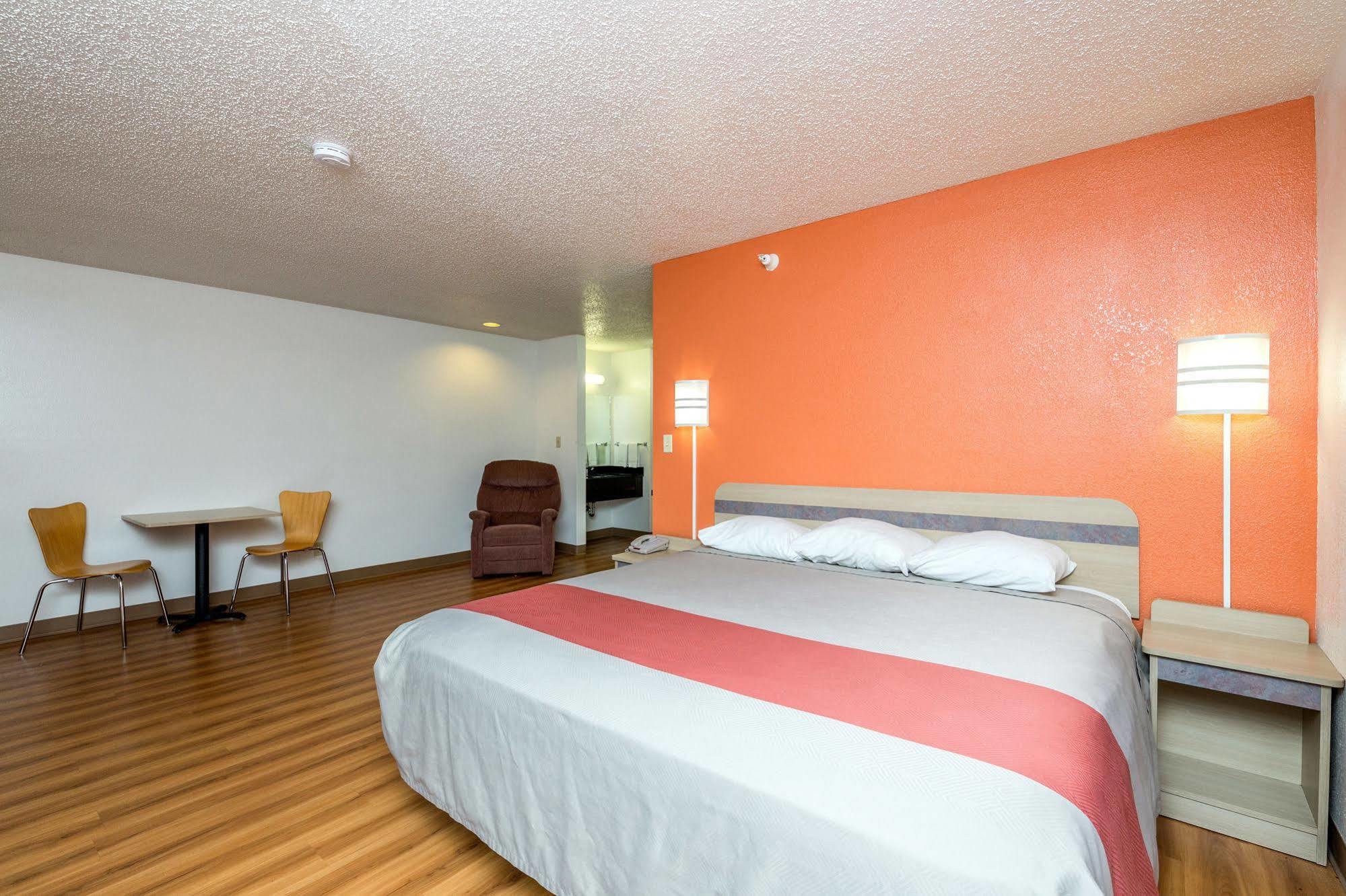 Motel 6-Waterloo, Ia エクステリア 写真
