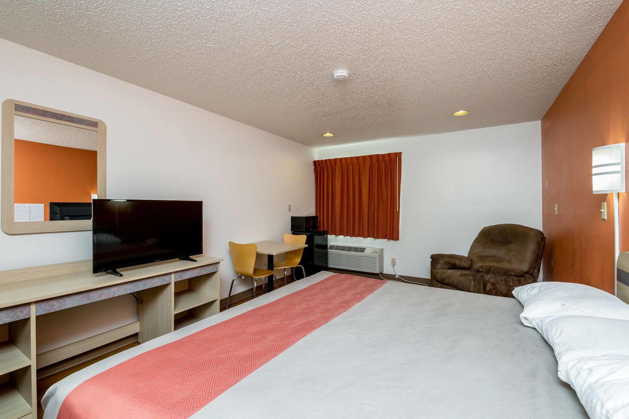 Motel 6-Waterloo, Ia エクステリア 写真