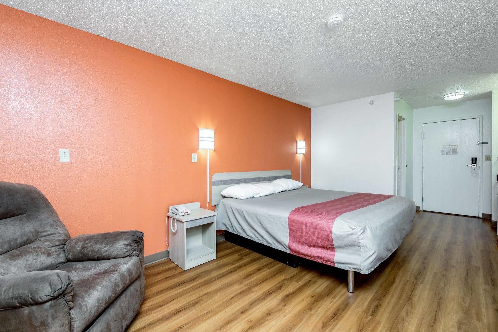 Motel 6-Waterloo, Ia エクステリア 写真