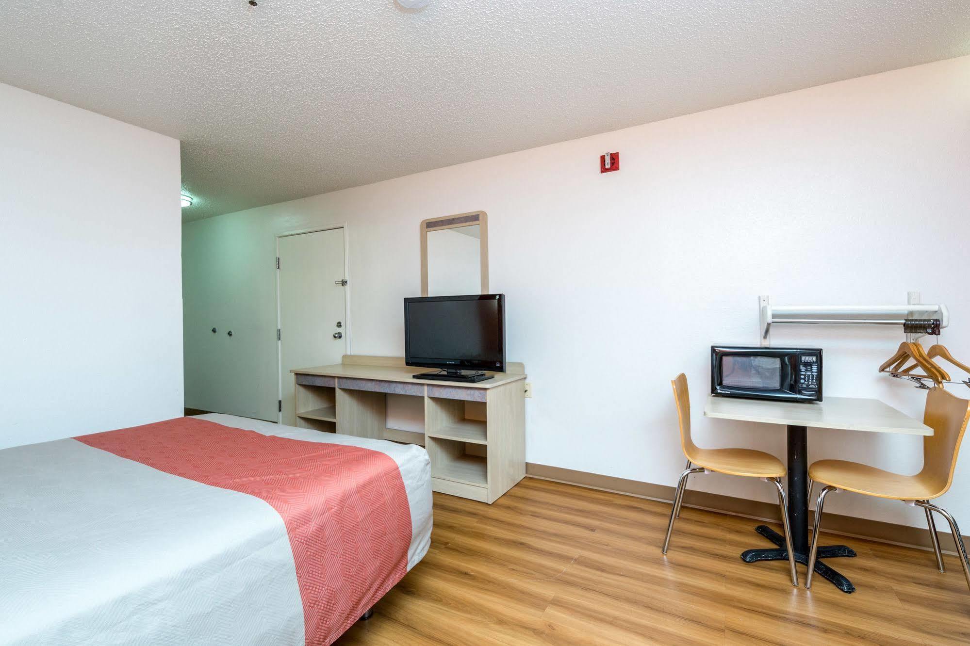 Motel 6-Waterloo, Ia エクステリア 写真