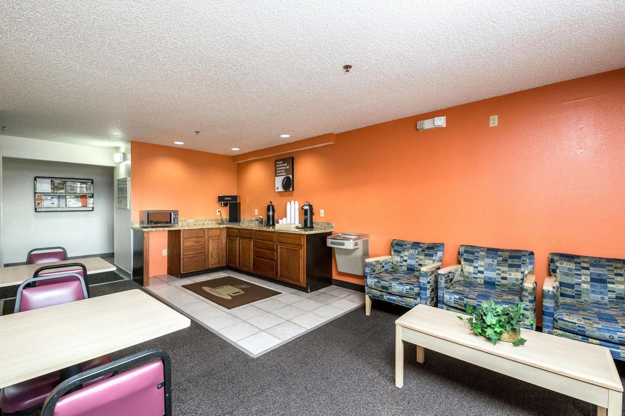Motel 6-Waterloo, Ia エクステリア 写真