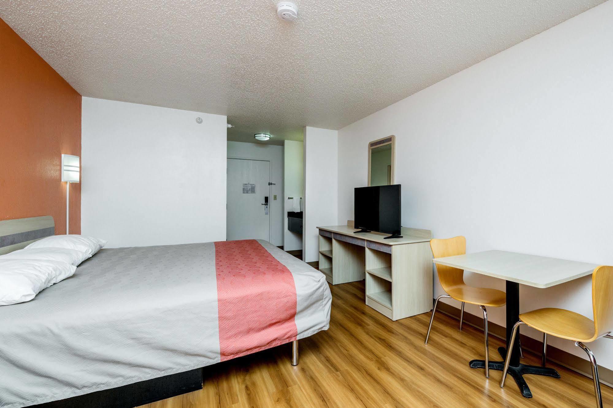 Motel 6-Waterloo, Ia エクステリア 写真