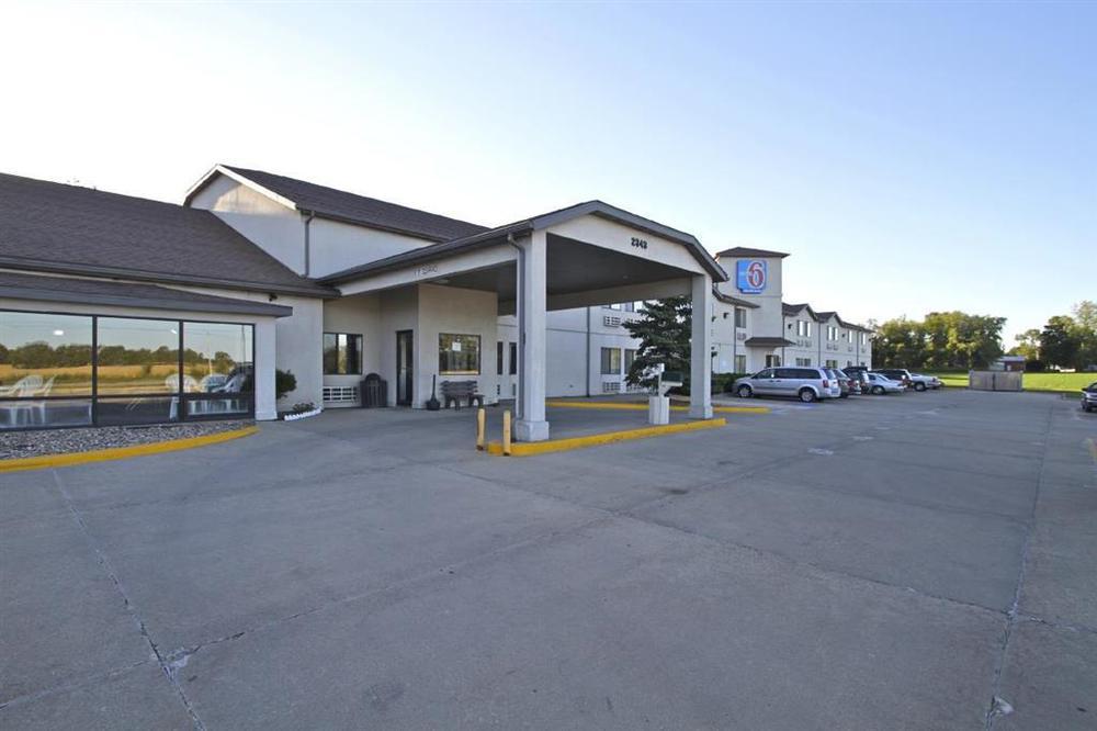 Motel 6-Waterloo, Ia エクステリア 写真